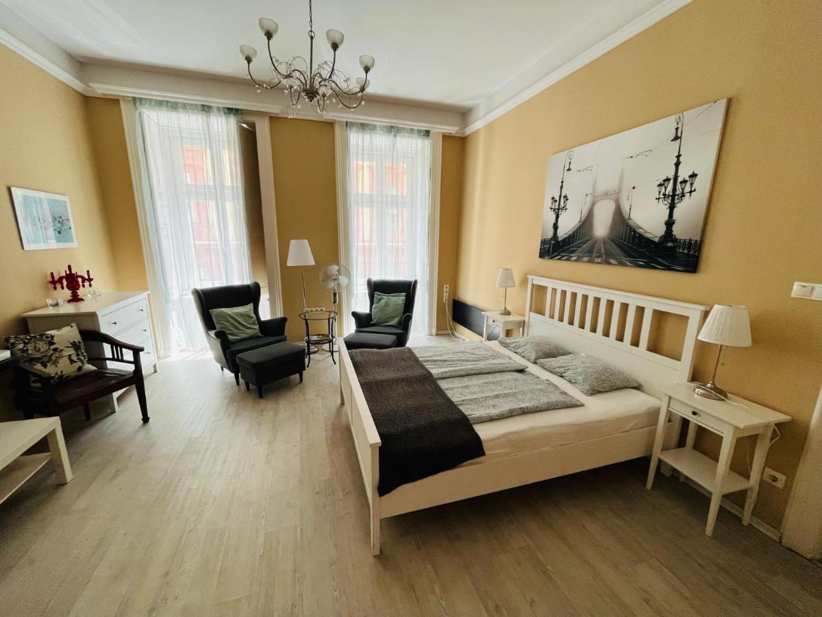Academy Home - Elegant Place Next To The Parliament Budapest Eksteriør bilde