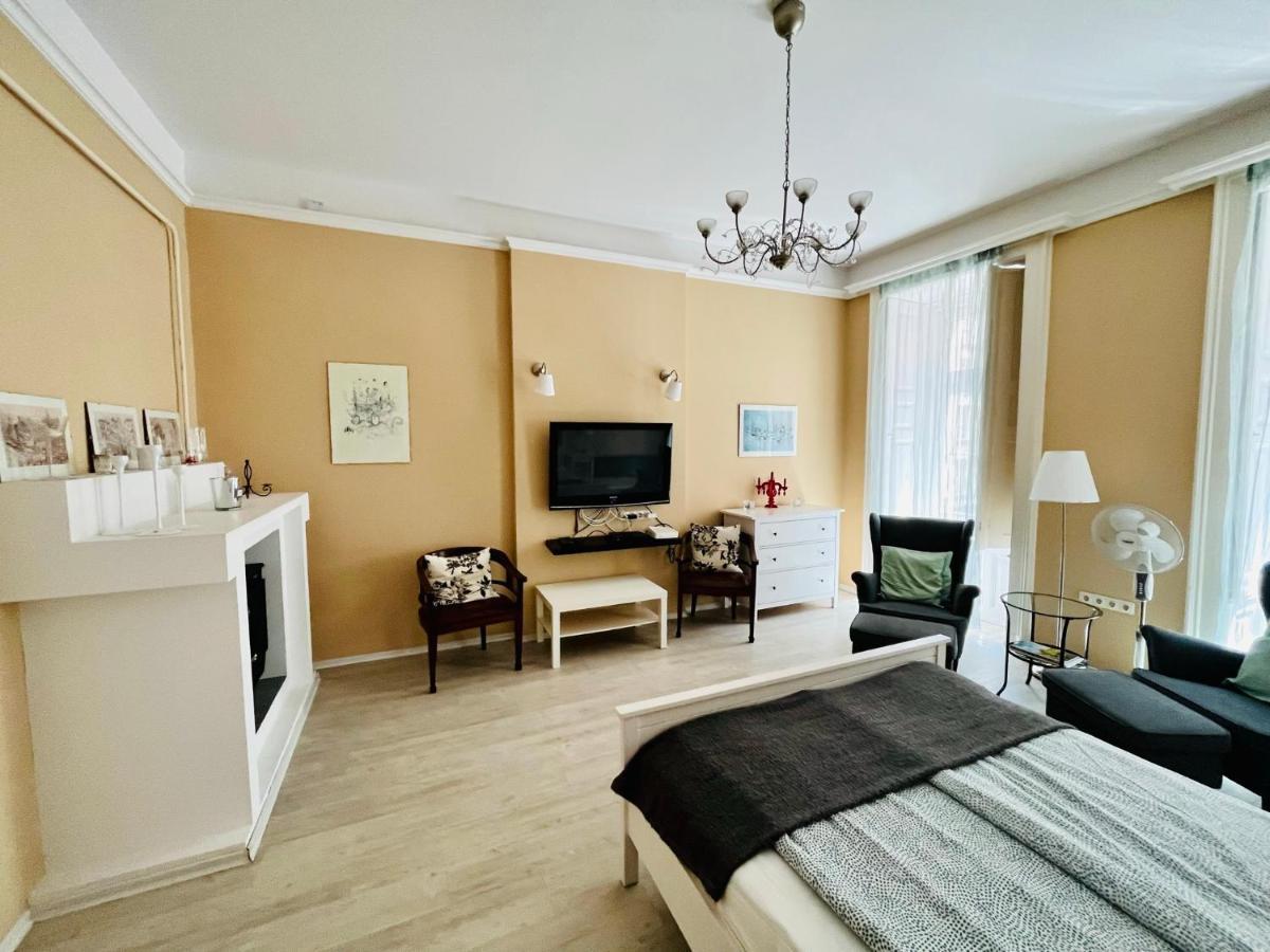 Academy Home - Elegant Place Next To The Parliament Budapest Eksteriør bilde